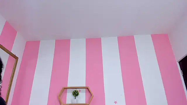 ISABELLA_020's cam snapshot