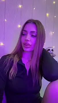 Elizabeth_Tay's cam snapshot