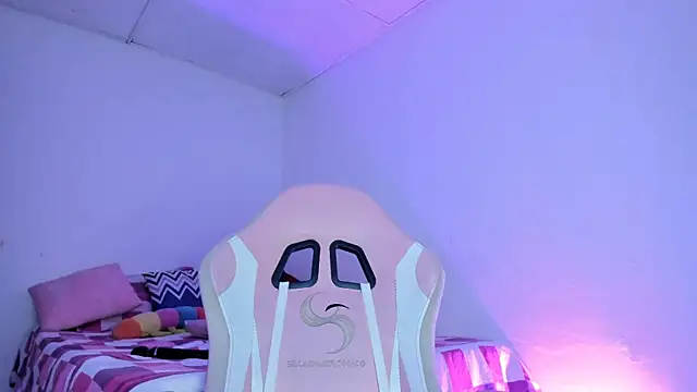 Alice_lidell's cam snapshot