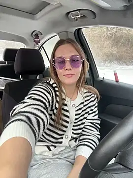 AllesandraLove's cam snapshot