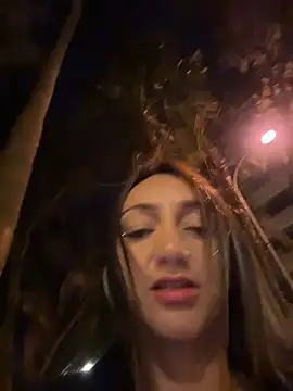 Ninabigtitied's cam snapshot