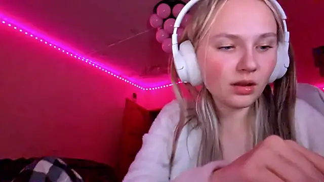 KarinRobertson's cam snapshot