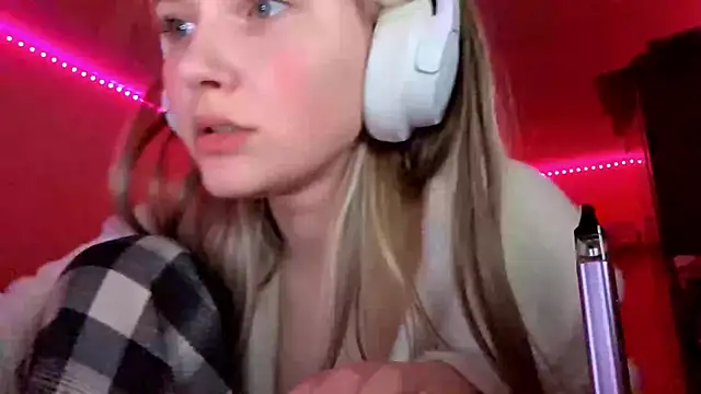 KarinRobertson's cam snapshot