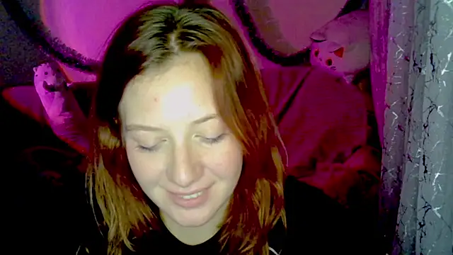 Lily_Ember's cam snapshot