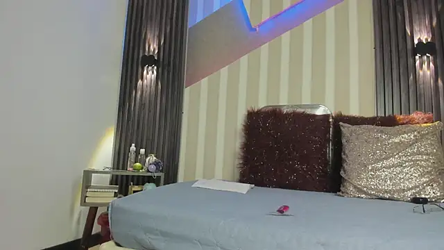 emily_layton's cam snapshot