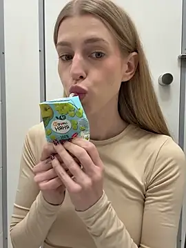 kira_mia's cam snapshot