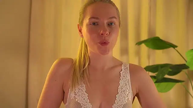 -Snowwwy- live sex cam