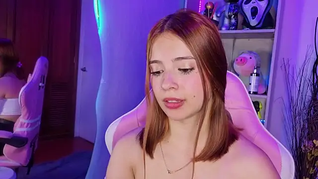 EmilyMiller_'s cam snapshot