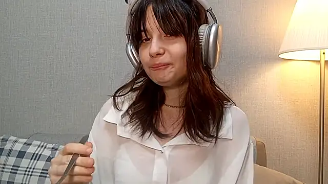 Honeey_Beee's cam snapshot