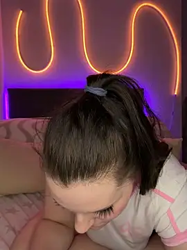 Mila-Jasmin's cam snapshot