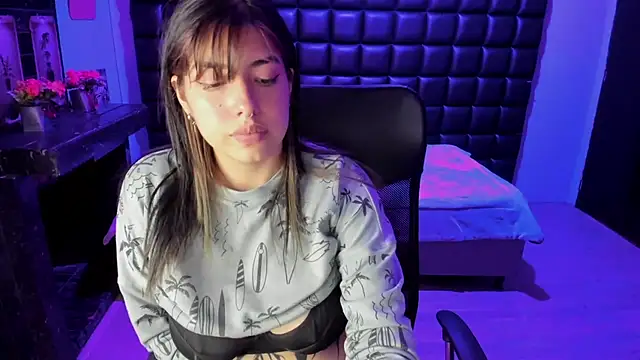 Violetta_Swett_'s cam snapshot