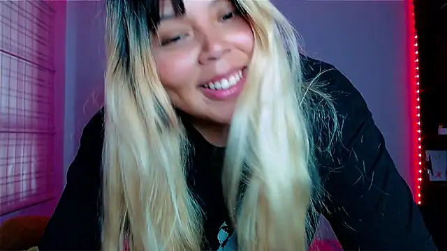 EllieMoonX's cam snapshot