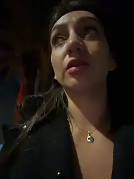 Ninabigtitied's cam snapshot