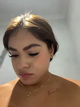 MayaMoanXXX live sex cam