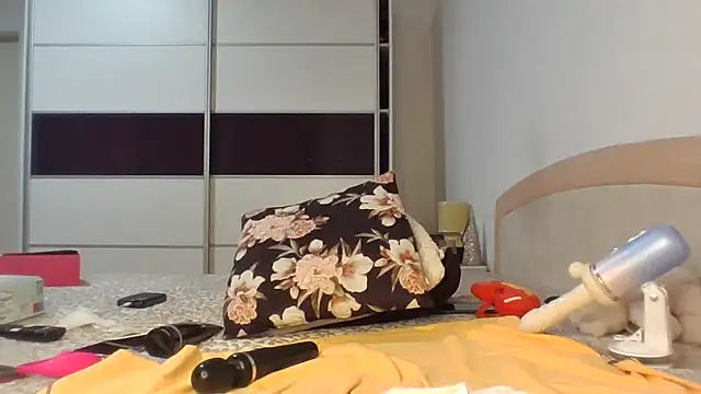 dottika's cam snapshot