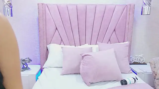 VictoriaHiills's cam snapshot