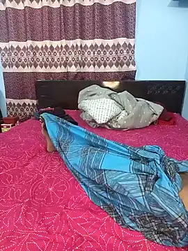 RomanticCouple432's cam snapshot