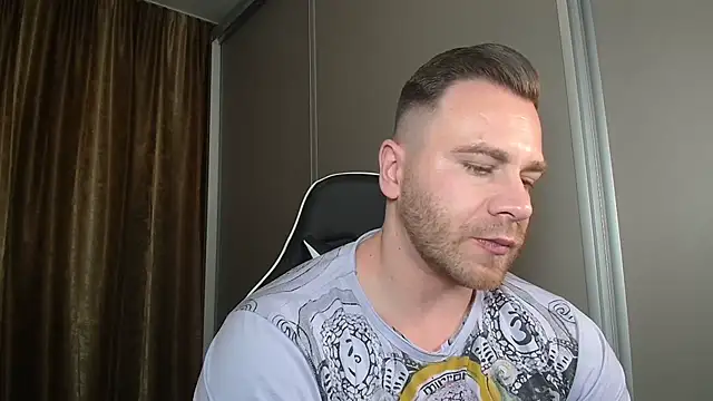 Thori92 live sex cam