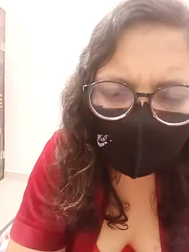 Mahira_sharma01's cam snapshot