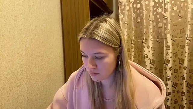 SkyeDavis's cam snapshot