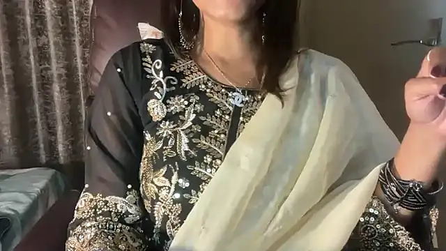 Cupid_of_Hearts's cam snapshot