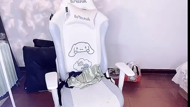 -huahua-'s cam snapshot