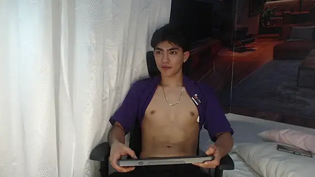 RomeoMillerr's cam snapshot