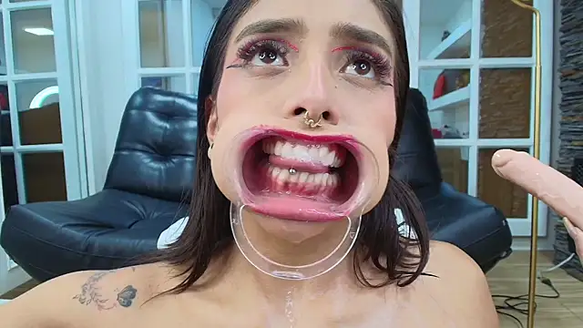 miss_collins's cam snapshot