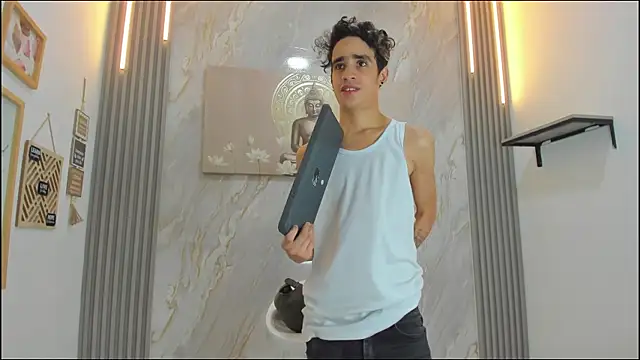 HEART_OF_MILAMBER's cam snapshot