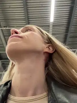 kira_mia live sex cam