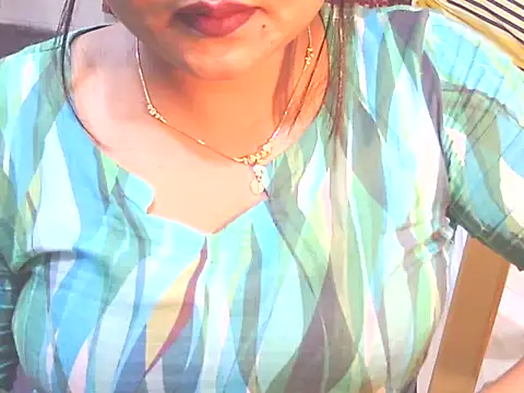 Nusrat_Faria07's cam snapshot