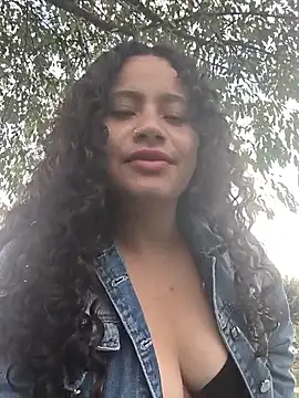 Yaya_watson's cam snapshot