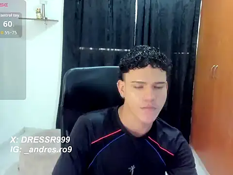 secret_justin7's cam snapshot