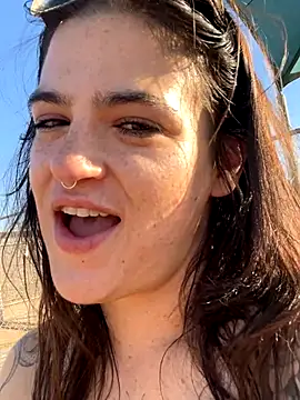 SafeinouterSpace's cam snapshot