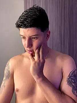 Goldenknight33 live sex cam