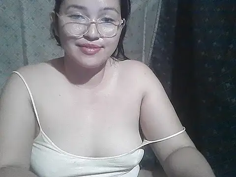 yummy_jyra02167's cam snapshot