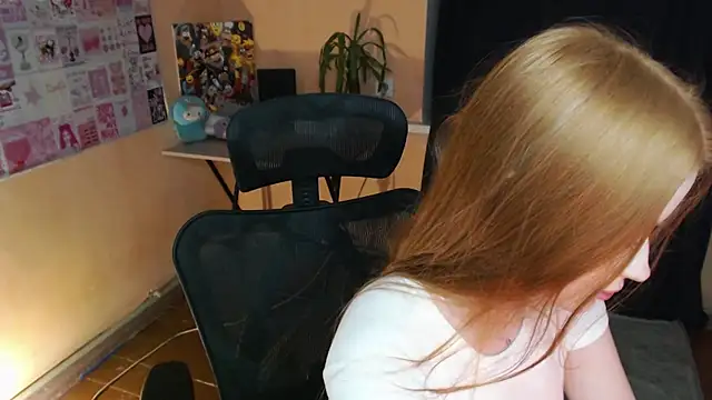 Alice_ShyFox's cam snapshot