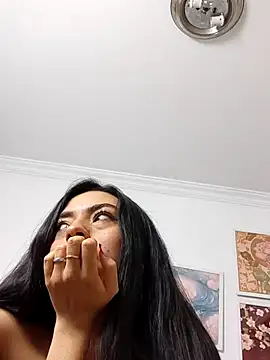 canelleGarces's cam snapshot