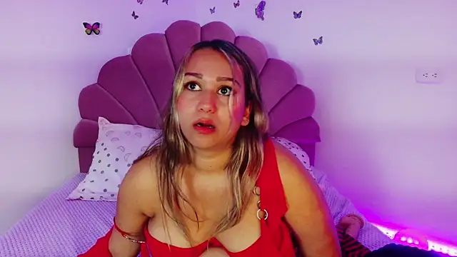 paula_brausin_'s cam snapshot