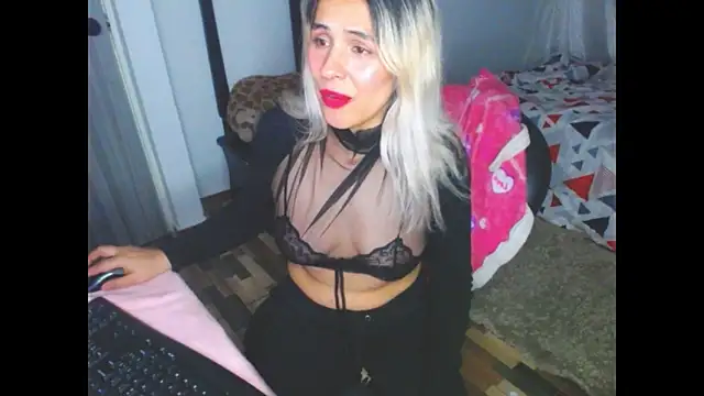 mystica_25 live sex cam