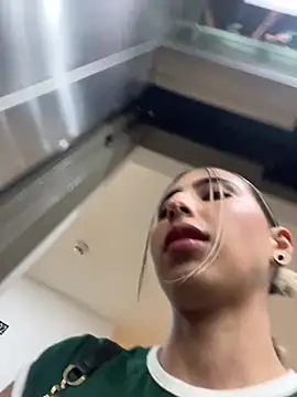 Ameellie's cam snapshot