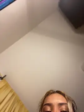 baby_lizy's cam snapshot