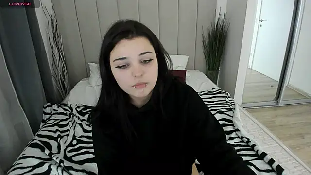 SHERI_BELTON's cam snapshot