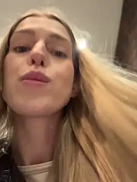 kira_mia live sex cam