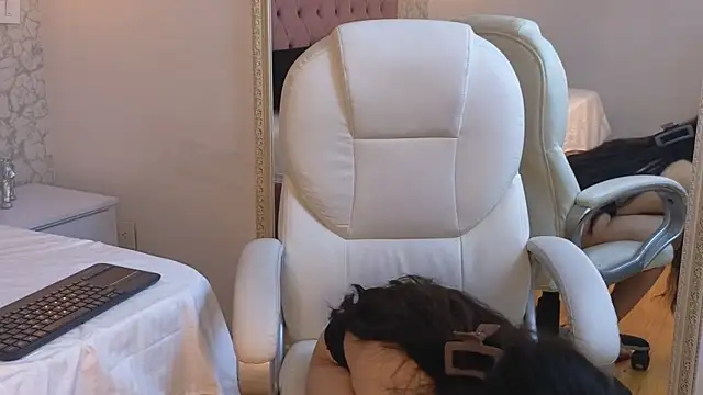 viiolet_whitee's cam snapshot