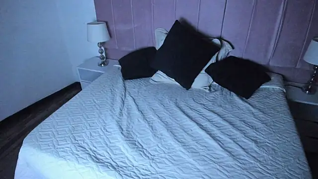 helena_1gv's cam snapshot