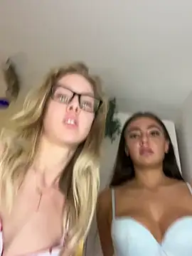 RosieLovexoxx's cam snapshot