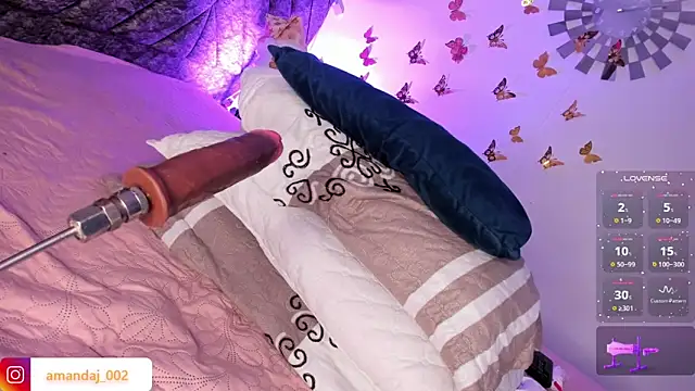 amandaaJones_'s cam snapshot