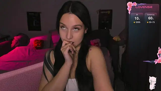 BabyMooon live sex cam