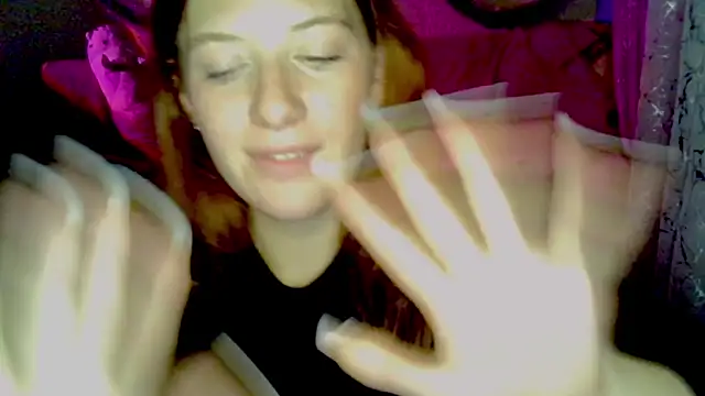 Lily_Ember's cam snapshot